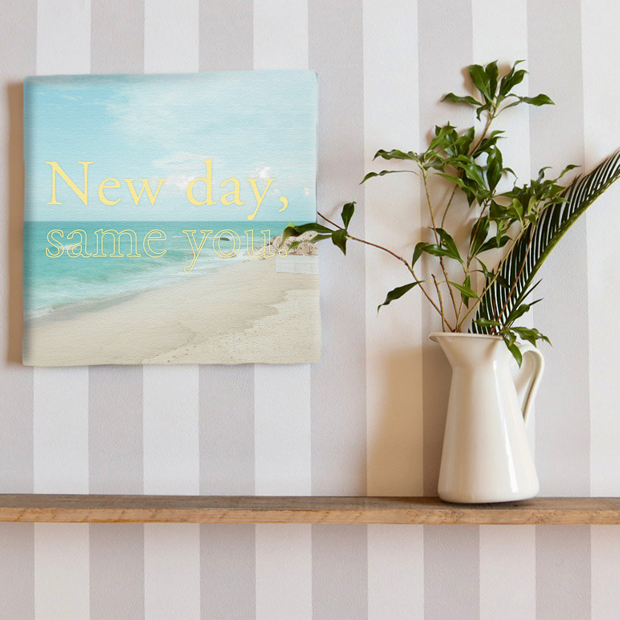 前向きな行動の起点 | 静かな海と優しい色で始まる一日 ― New day, same you.