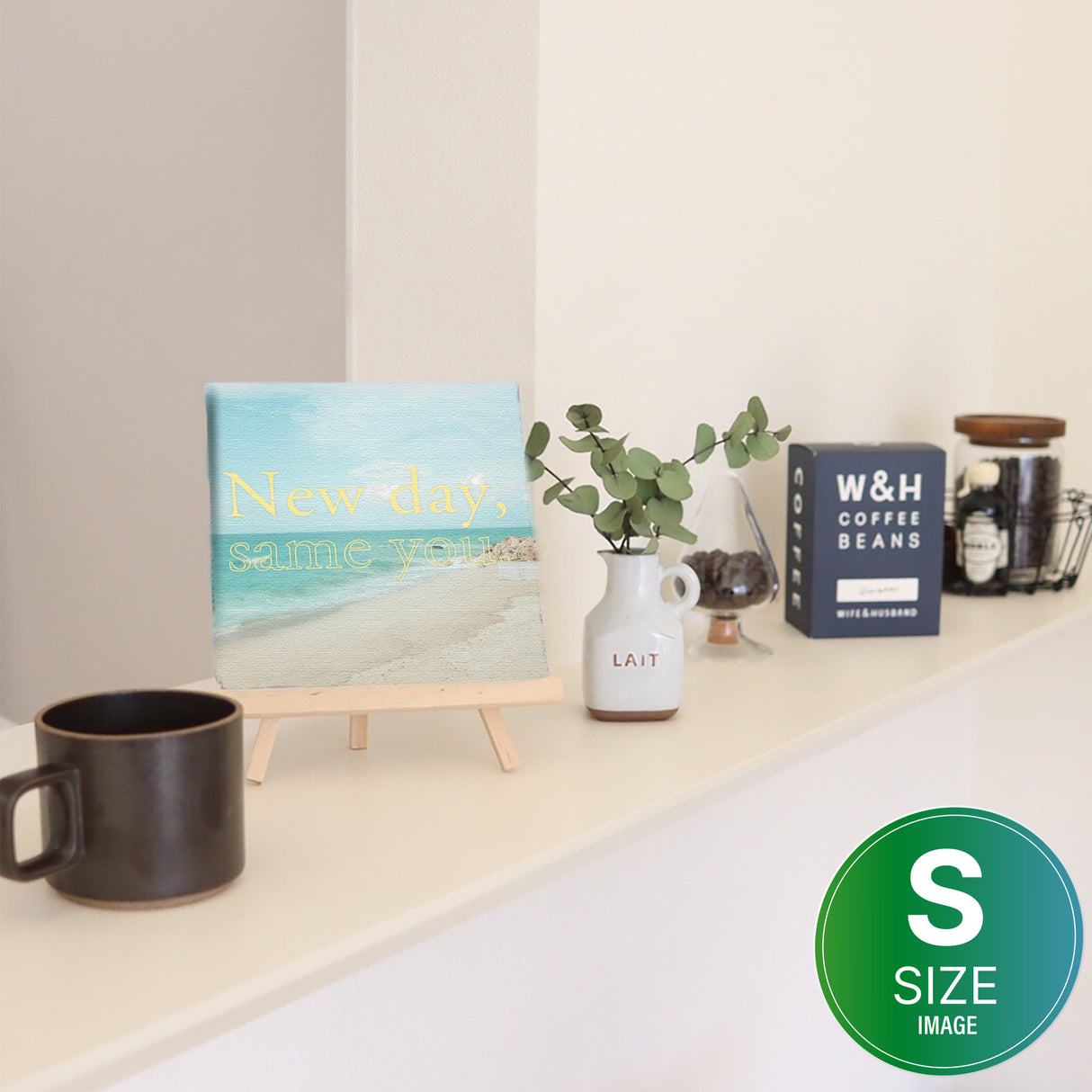 前向きな行動の起点 | 静かな海と優しい色で始まる一日 ― New day, same you.