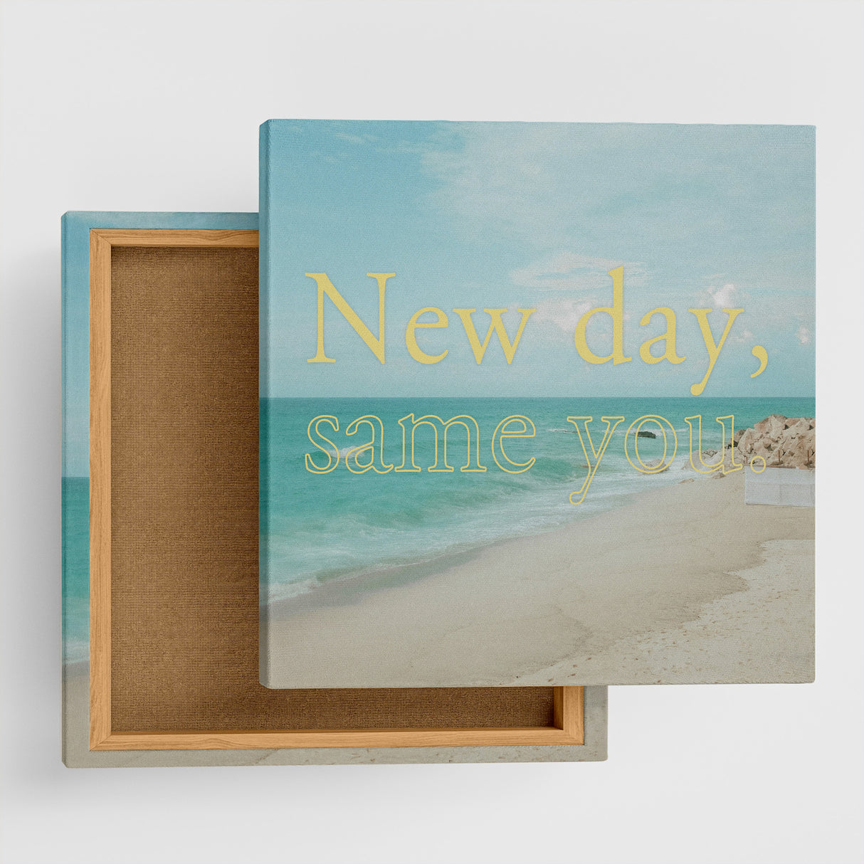 前向きな行動の起点 | 静かな海と優しい色で始まる一日 ― New day, same you.