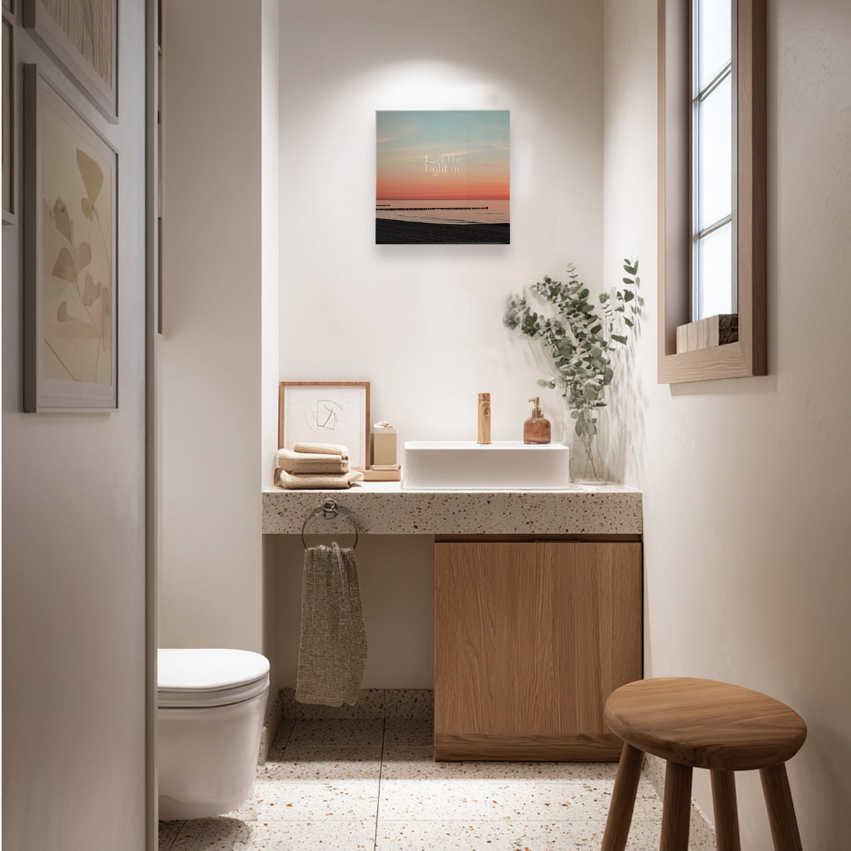 一日を、優しく照らしてくれる|朝焼けの光を迎える海辺