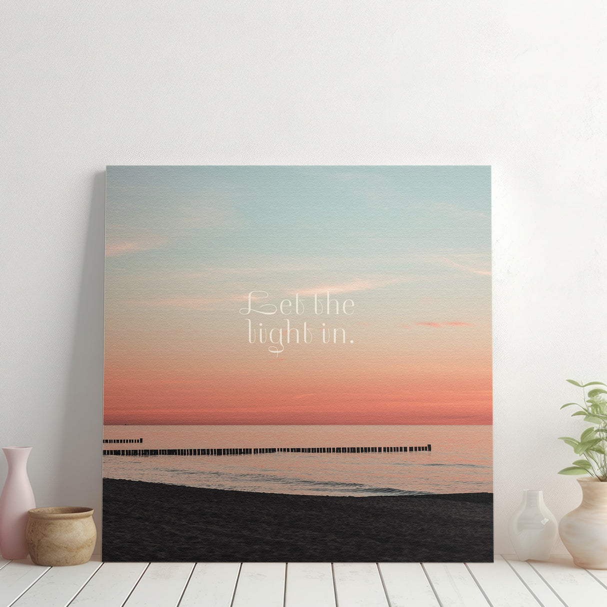 一日を、優しく照らしてくれる|朝焼けの光を迎える海辺