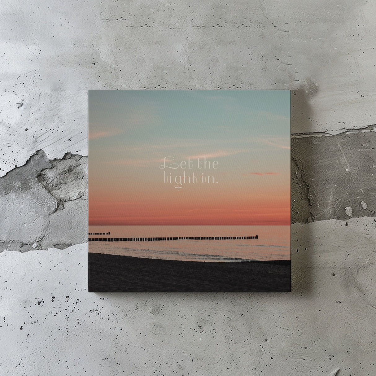 一日を、優しく照らしてくれる|朝焼けの光を迎える海辺