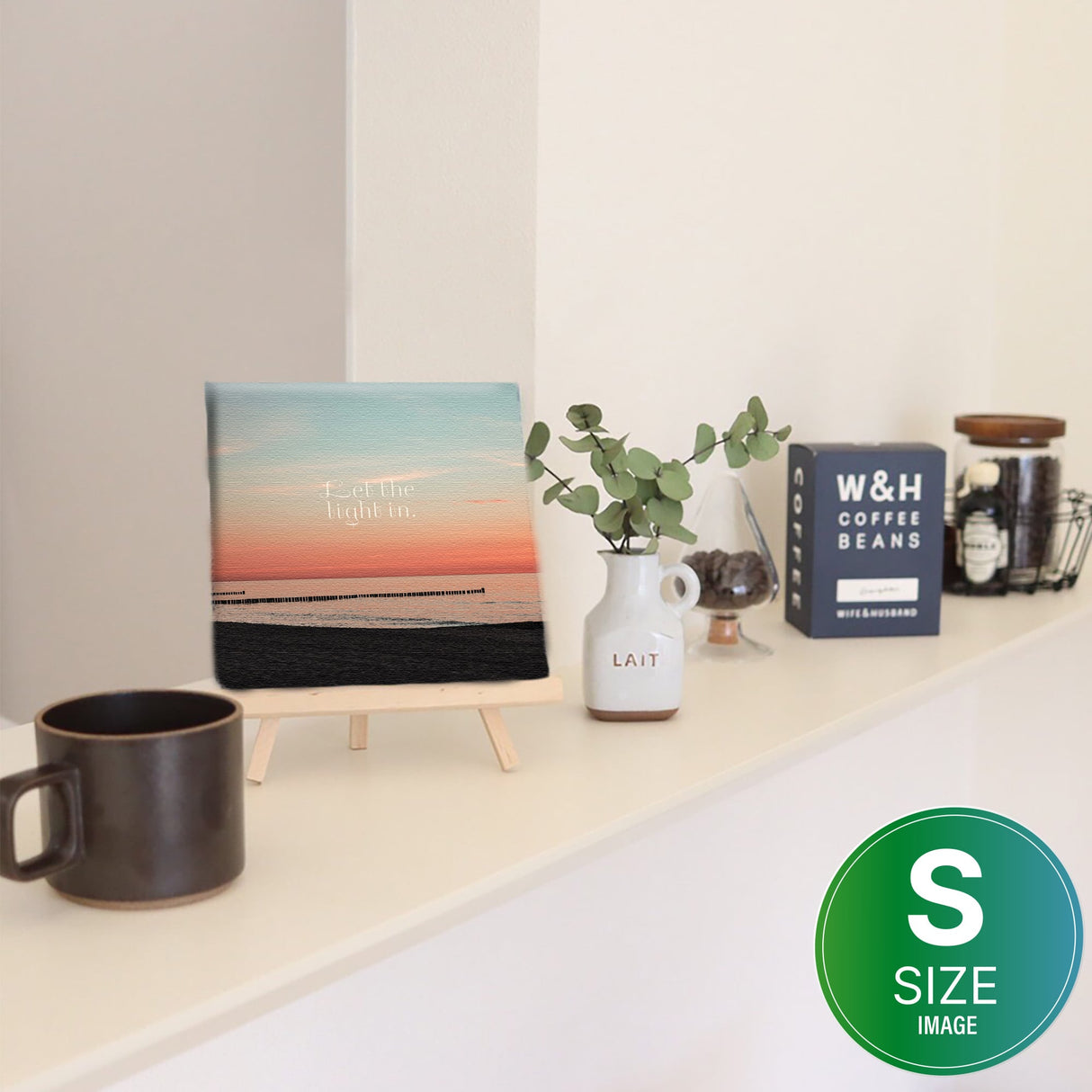 一日を、優しく照らしてくれる|朝焼けの光を迎える海辺