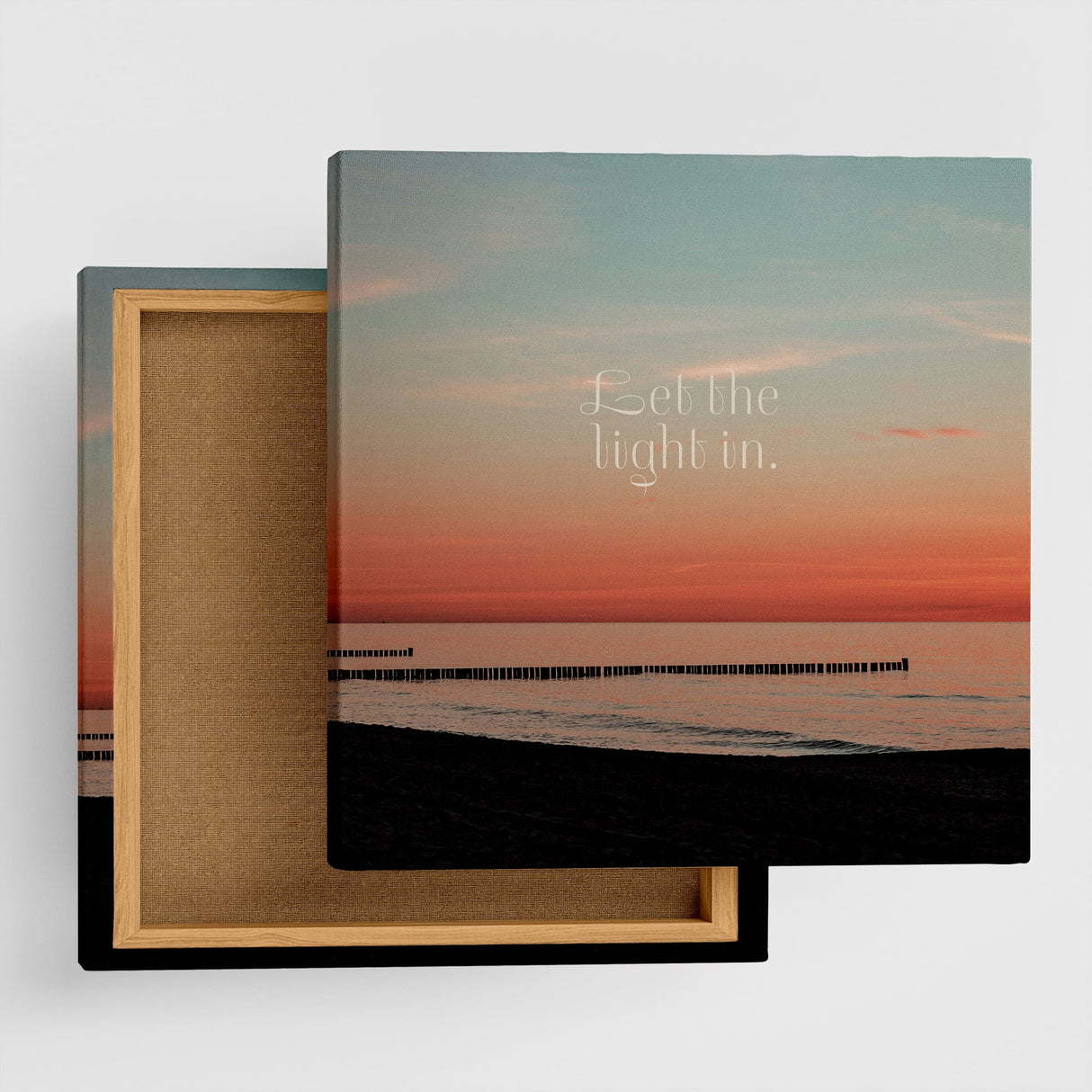 一日を、優しく照らしてくれる|朝焼けの光を迎える海辺