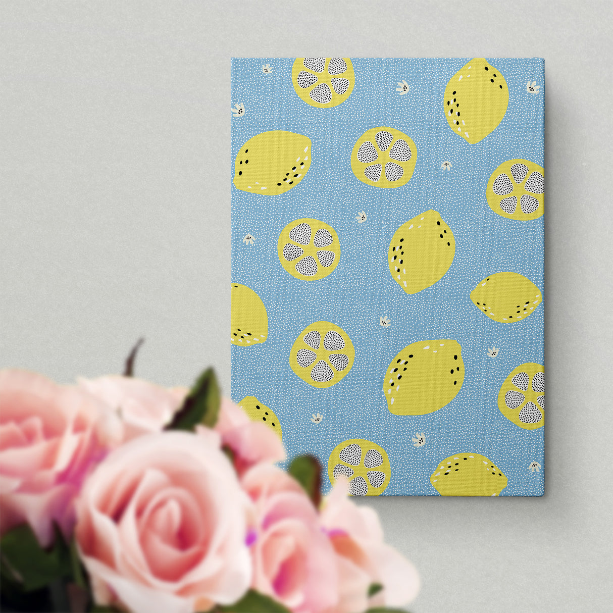 清涼感と活力をもたらす、ブルーとイエロー