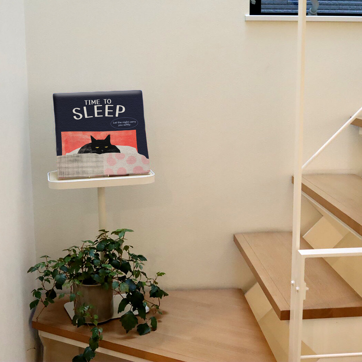 まどろみに誘う、眠りの番猫がそっと見守る – スリープ・キャット – Sleep Cat