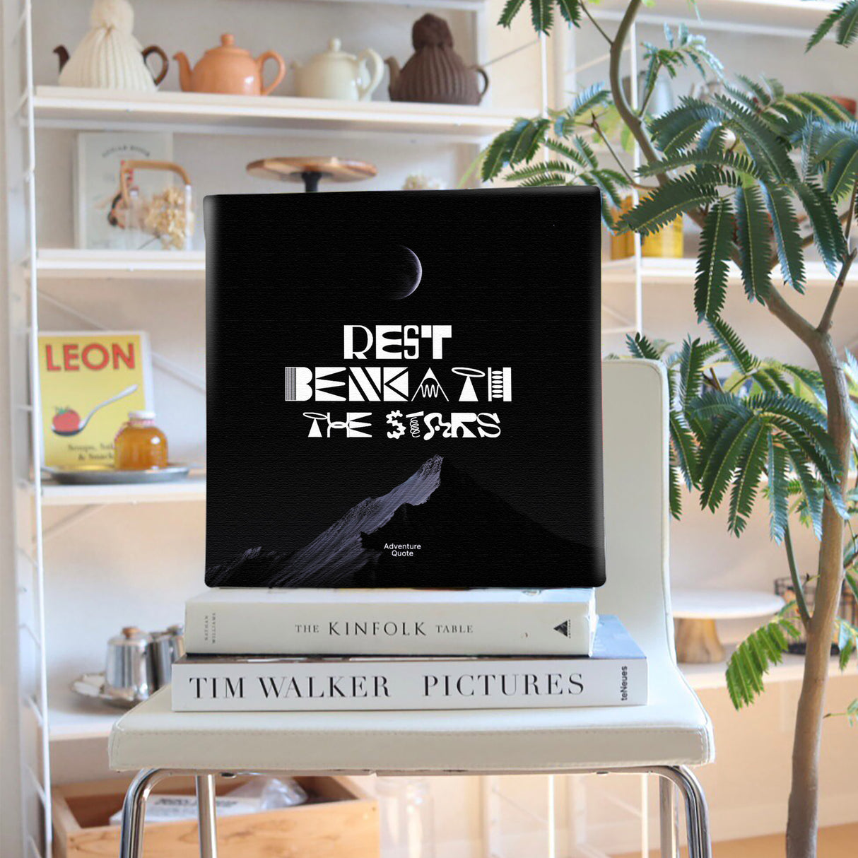 暗闇に包まれながら、星々の奥に眠る – レスト・ビニース・ザ・スターズ – Rest Beneath the Stars