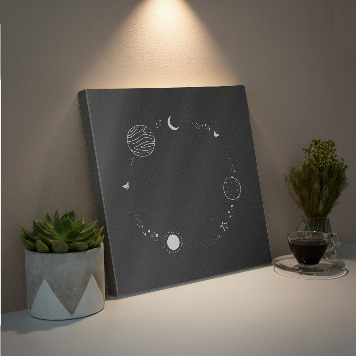 思考の輪郭がやさしくほどけ、静かな呼吸に戻っていく – 夜をめぐる環 – Orbit of Night