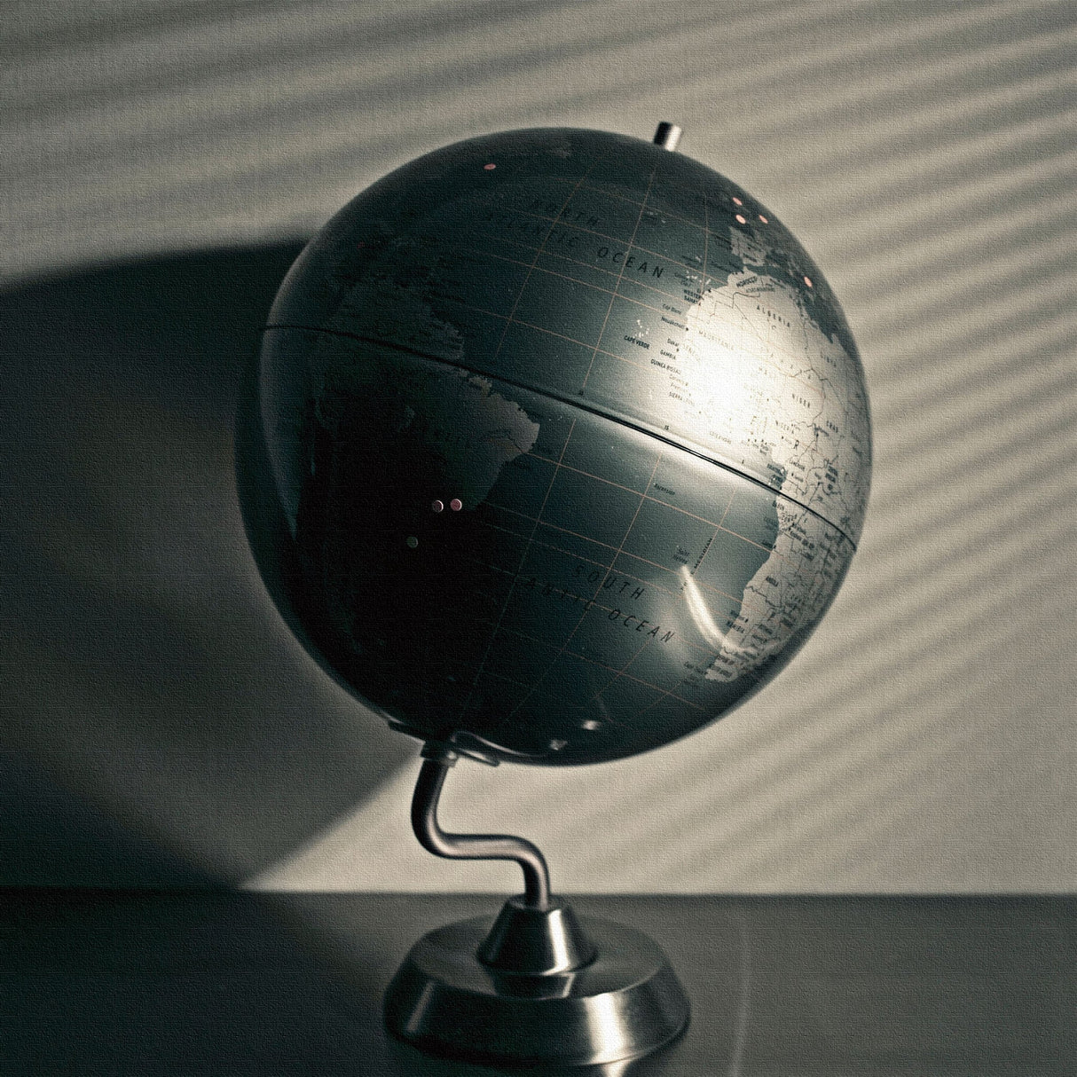 秦義之のファブリックパネル|地球儀 ウォールデコ インテリア hat-0008 - ArtDeli. アートパネル専門店