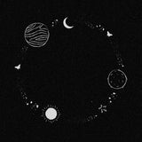 思考の輪郭がやさしくほどけ、静かな呼吸に戻っていく – 夜をめぐる環 – Orbit of Night